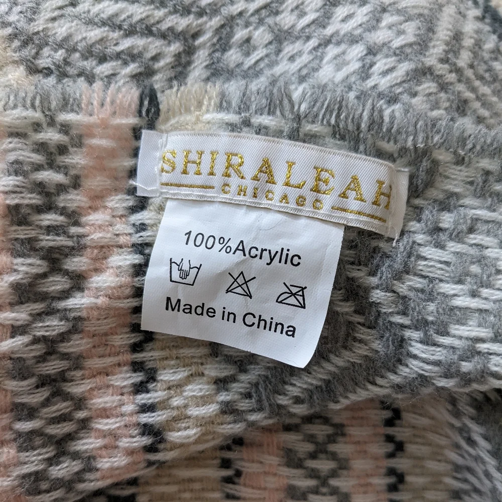 Shiraleah chicago throw